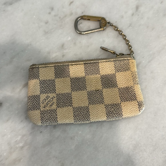 Louis Vuitton key pouch - Picture 2 of 3